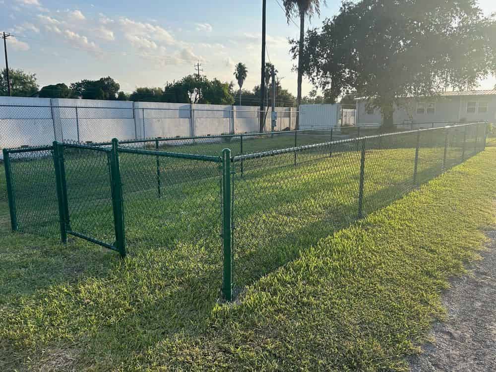 Chain Link Fences image
