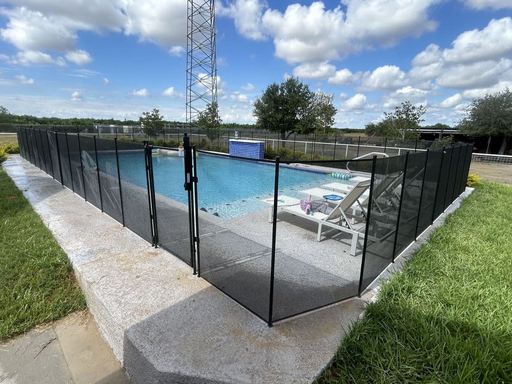 Gallery photos for Pool Fences: Image #3